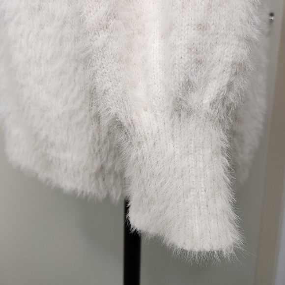 Fluffy White Stripe Knit Sweater - Picture 5 of 10